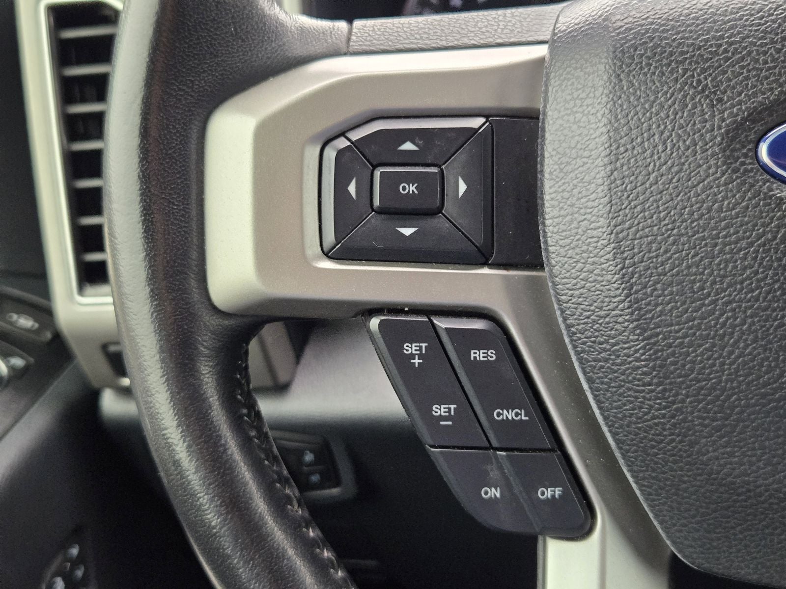 2022 Ford F-350SD Lariat