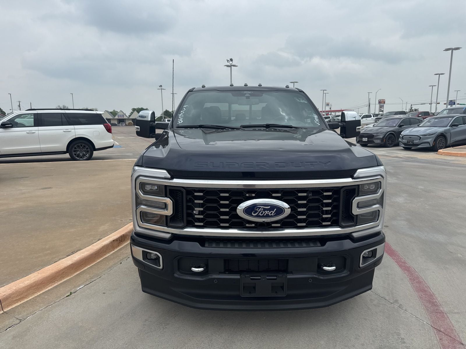 2024 Ford F-350SD Platinum DRW