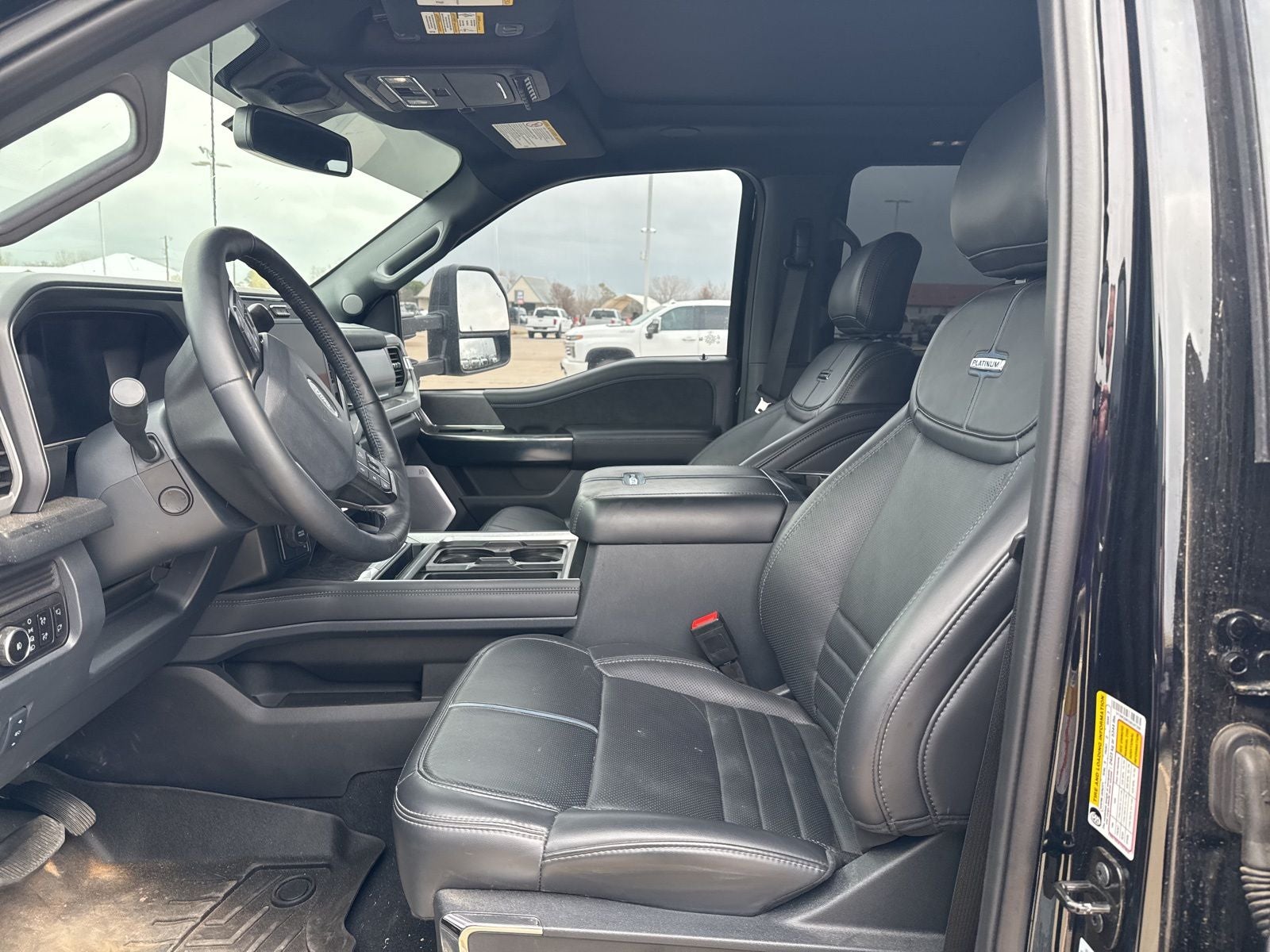 2025 Ford F-350SD Platinum DRW