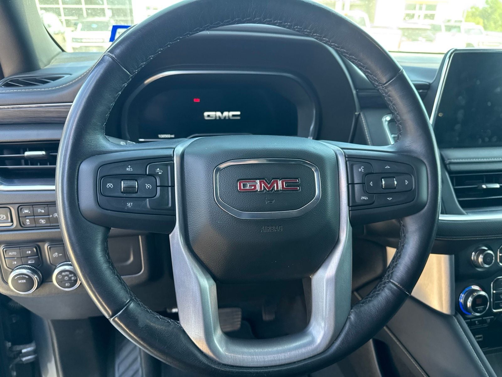 2022 GMC Yukon XL SLT