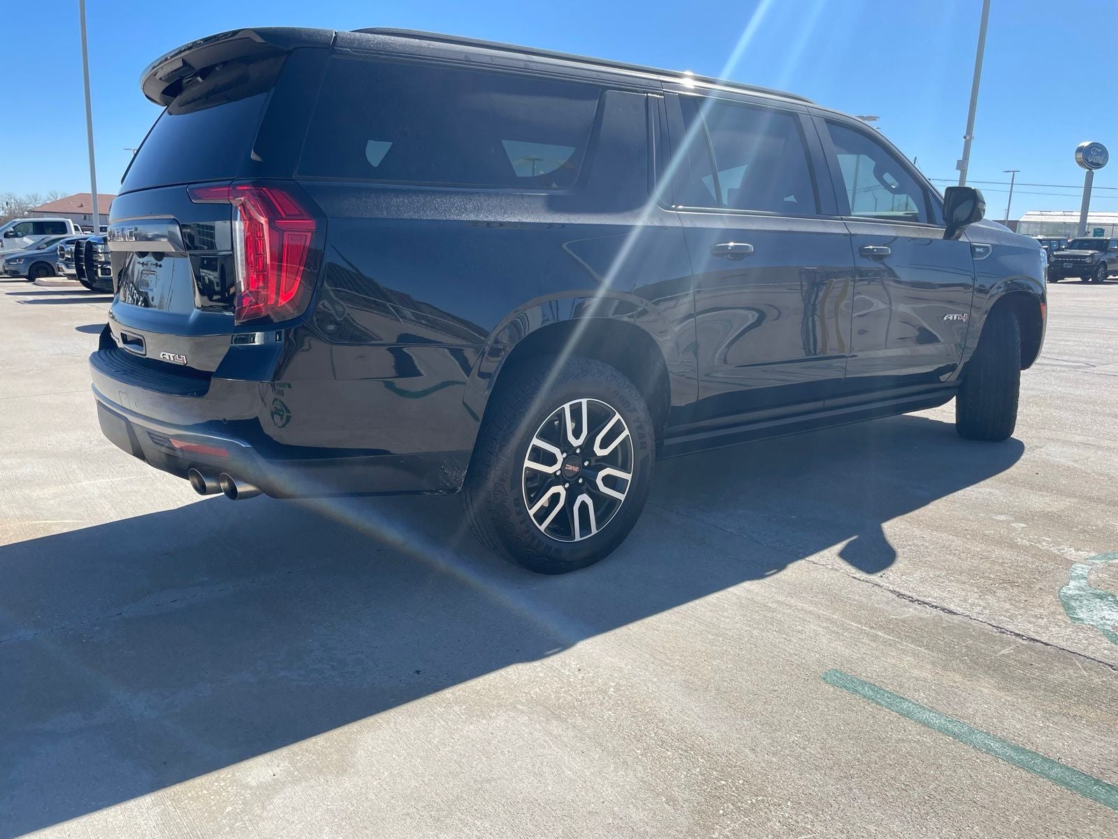 2023 GMC Yukon XL AT4