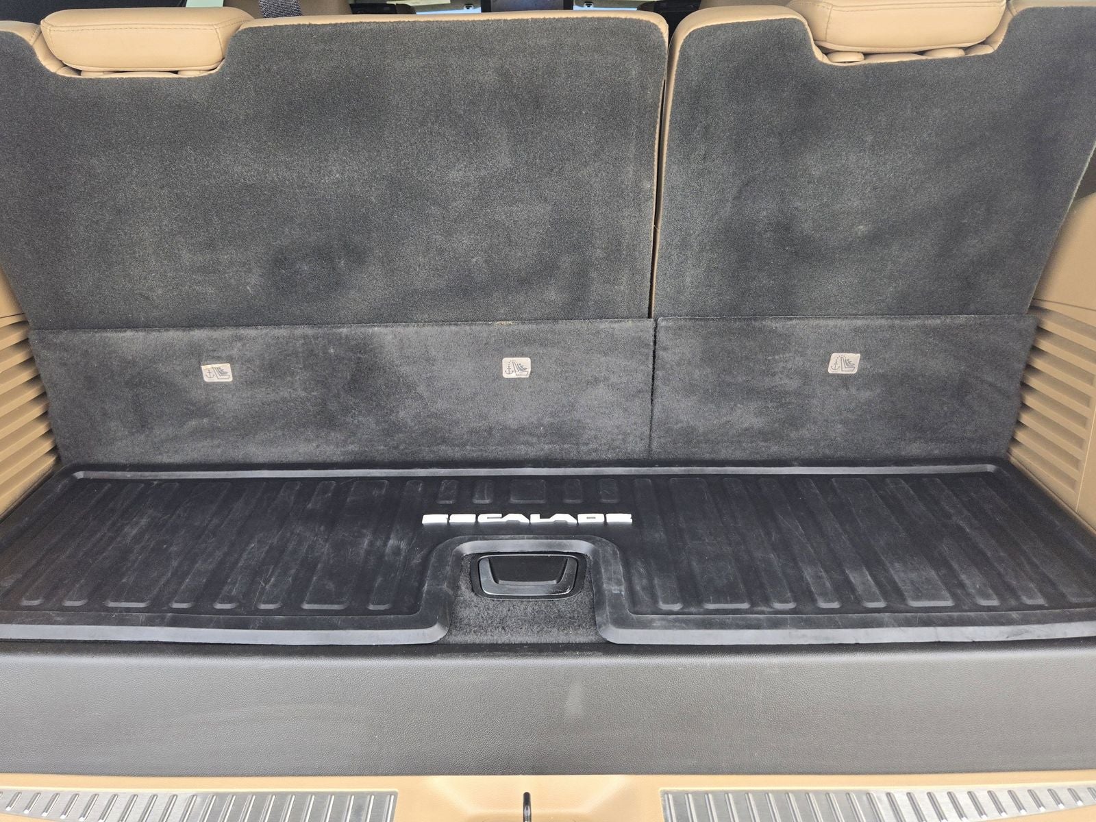 2018 Cadillac Escalade Platinum Edition