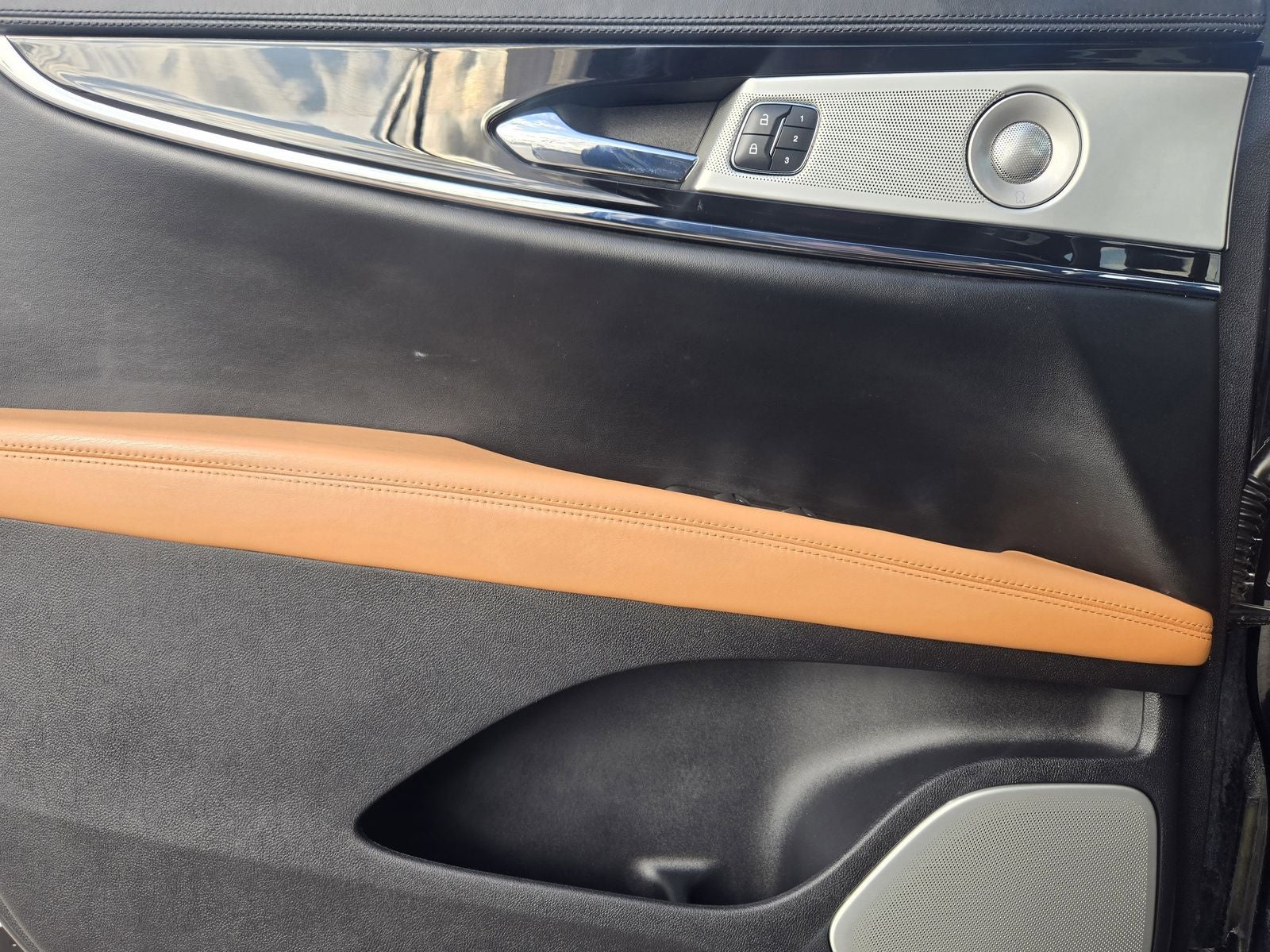 2022 Lincoln Nautilus Black Label