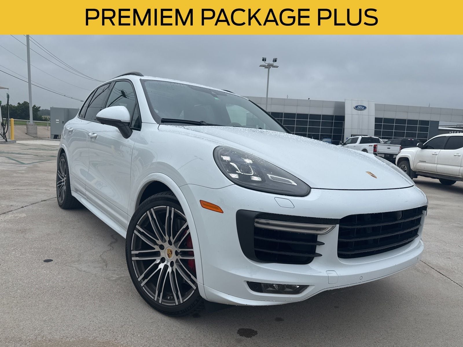 2016 Porsche Cayenne Turbo's photo