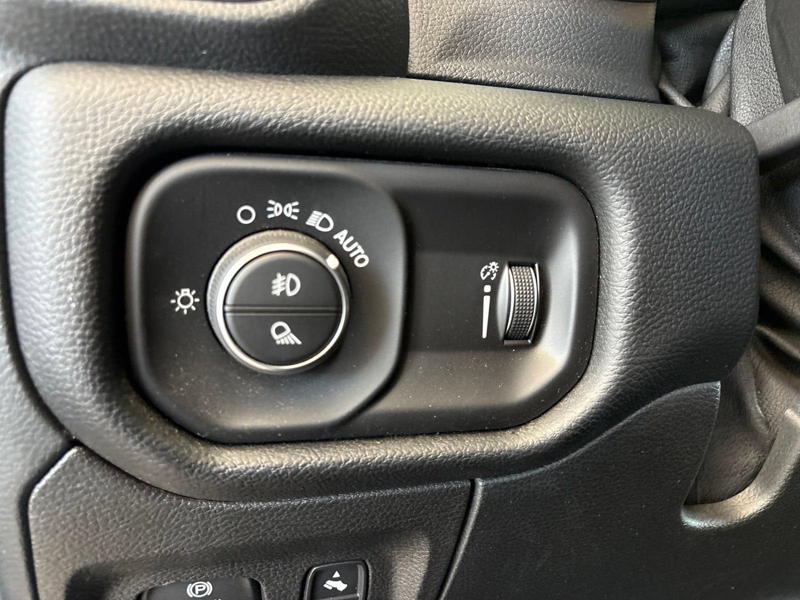 2021 RAM 1500 Lone Star Crew Cab 4x4 5'7" Box