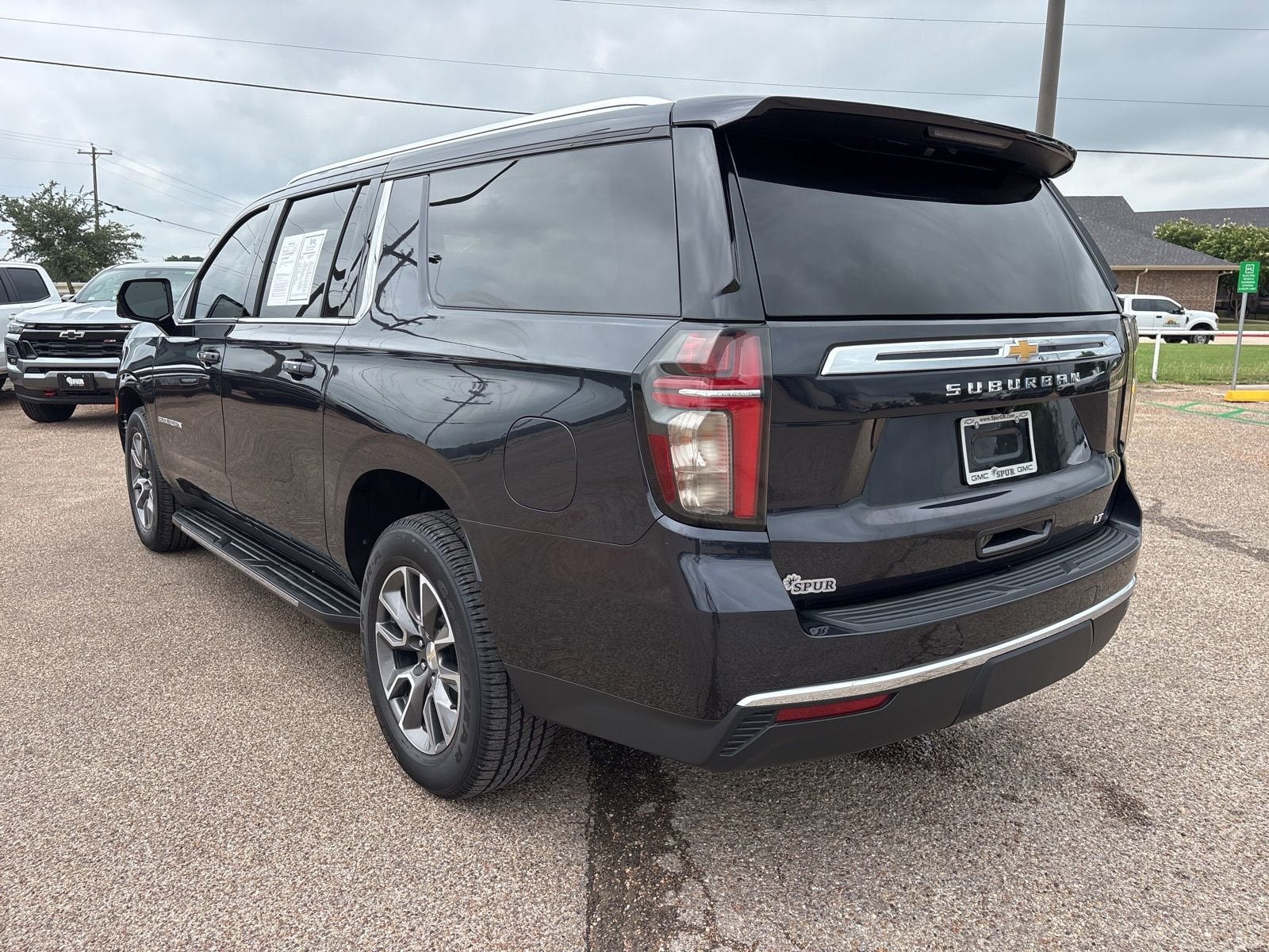 2023 Chevrolet Suburban LT