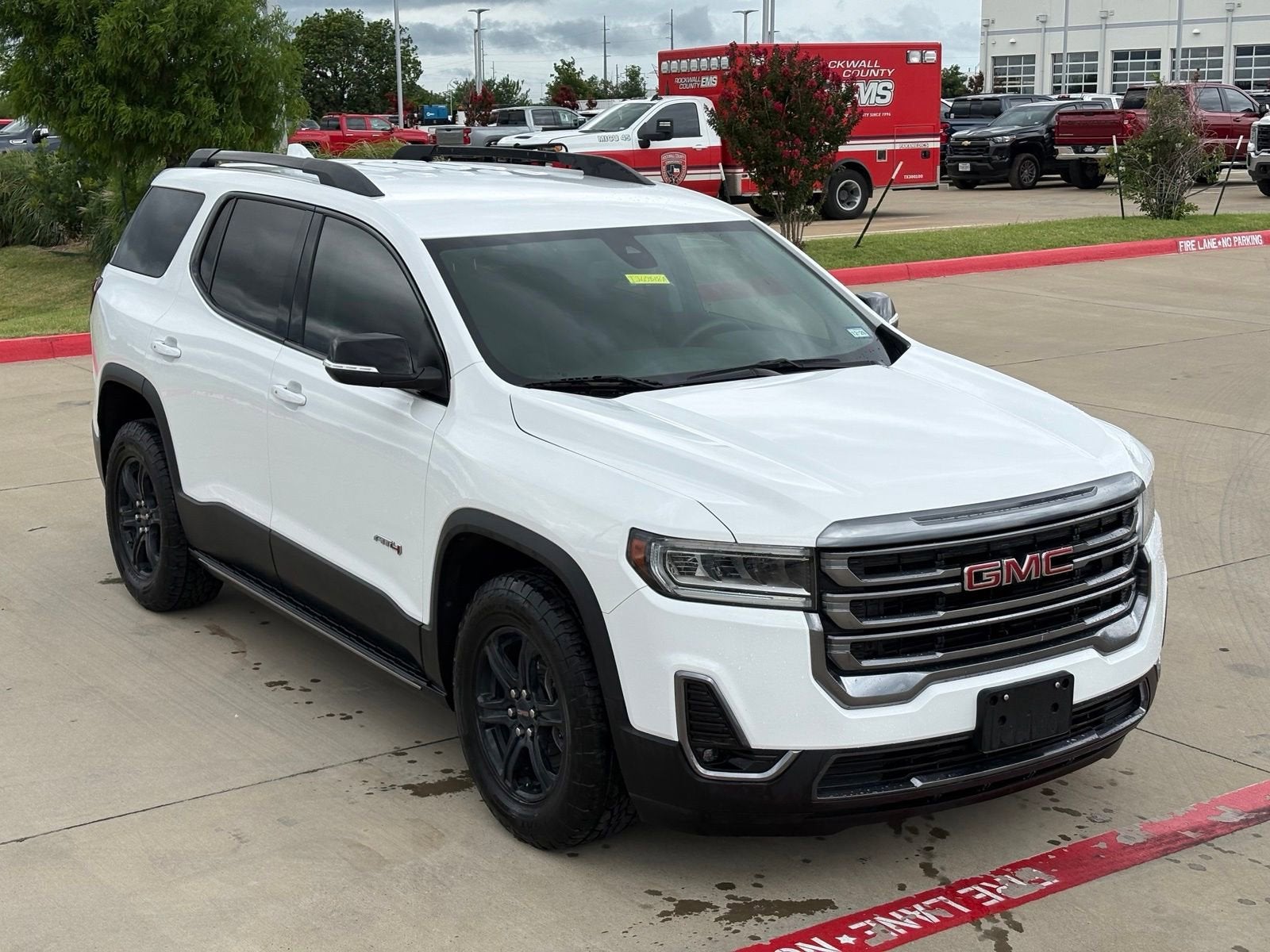 2023 GMC Acadia AT4
