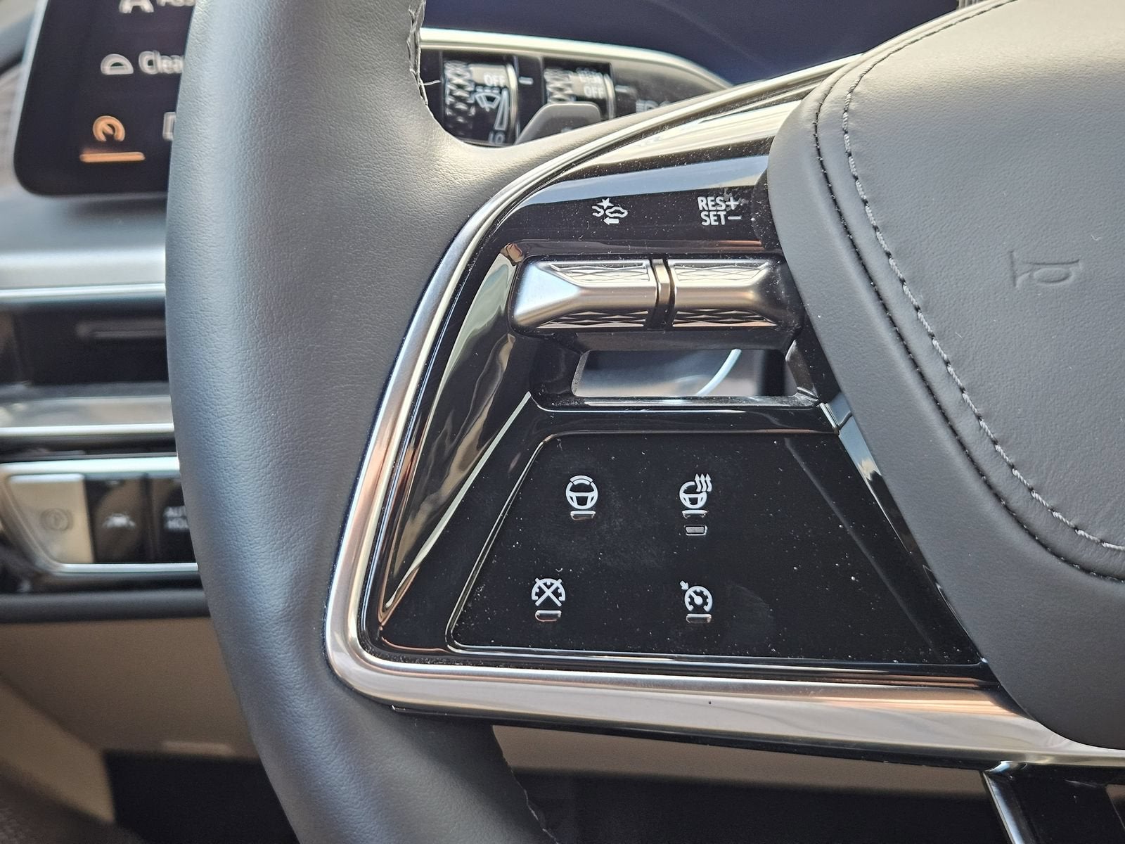 2024 Cadillac LYRIQ Sport 3
