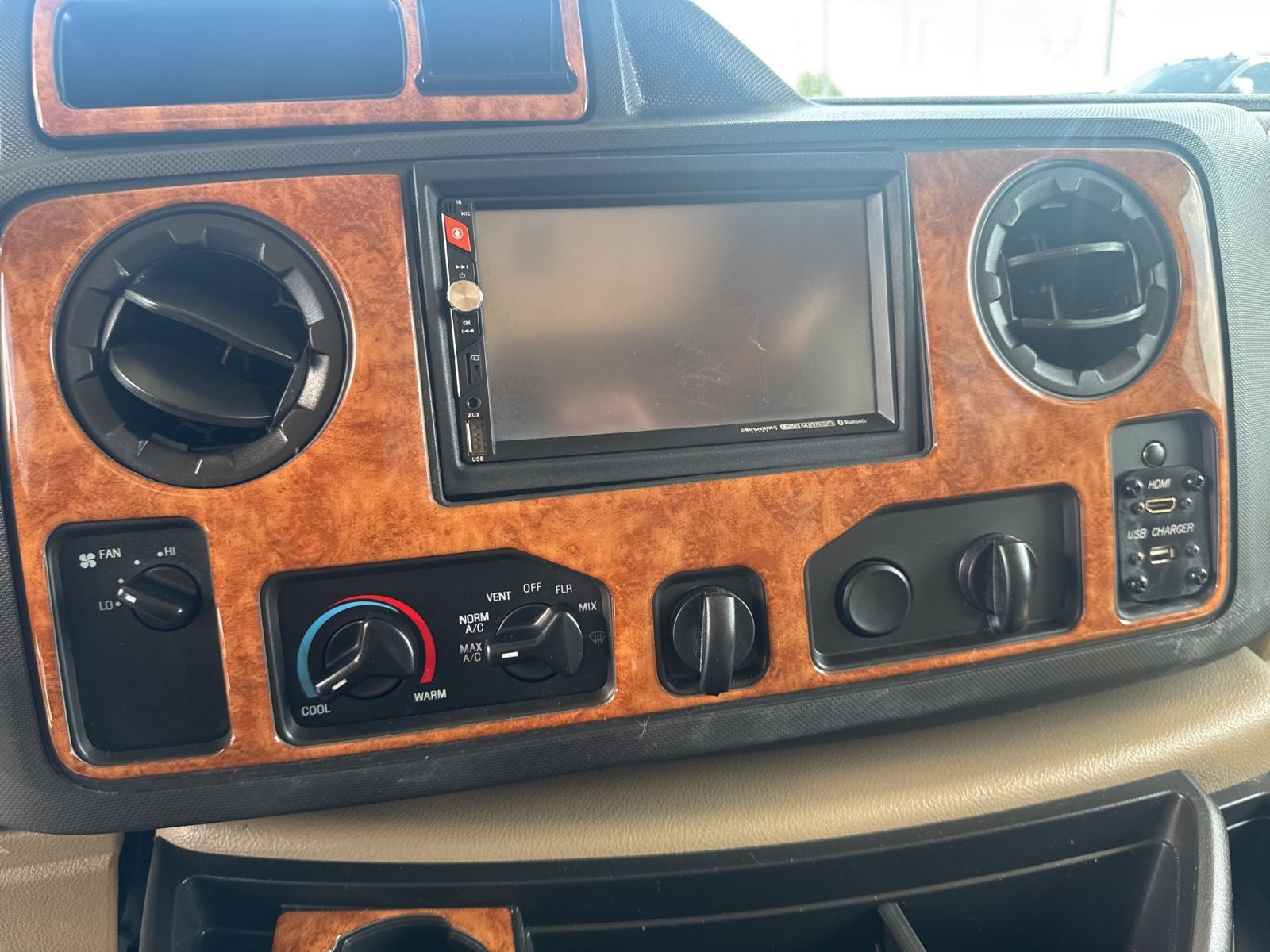 2018 Ford E-450SD Base
