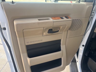 2018 Ford E-450SD Base