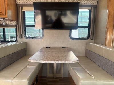 2018 Ford E-450SD Base