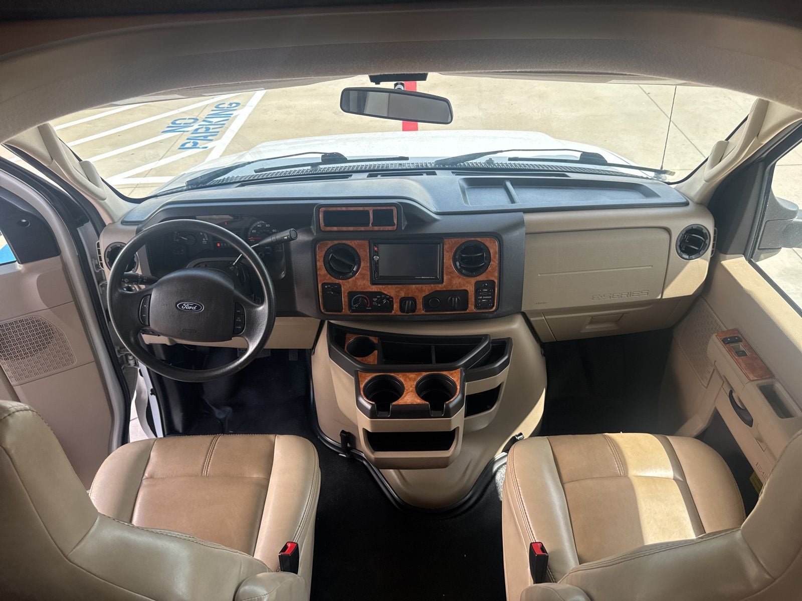 2018 Ford E-450SD Base