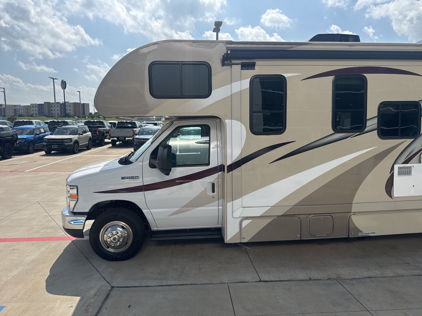 2018 Ford E-450SD Base