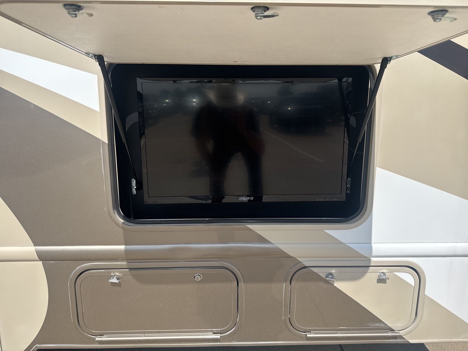 2018 Ford E-450SD Base
