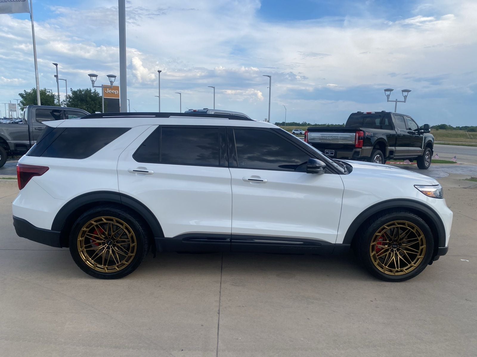 2023 Ford Explorer ST