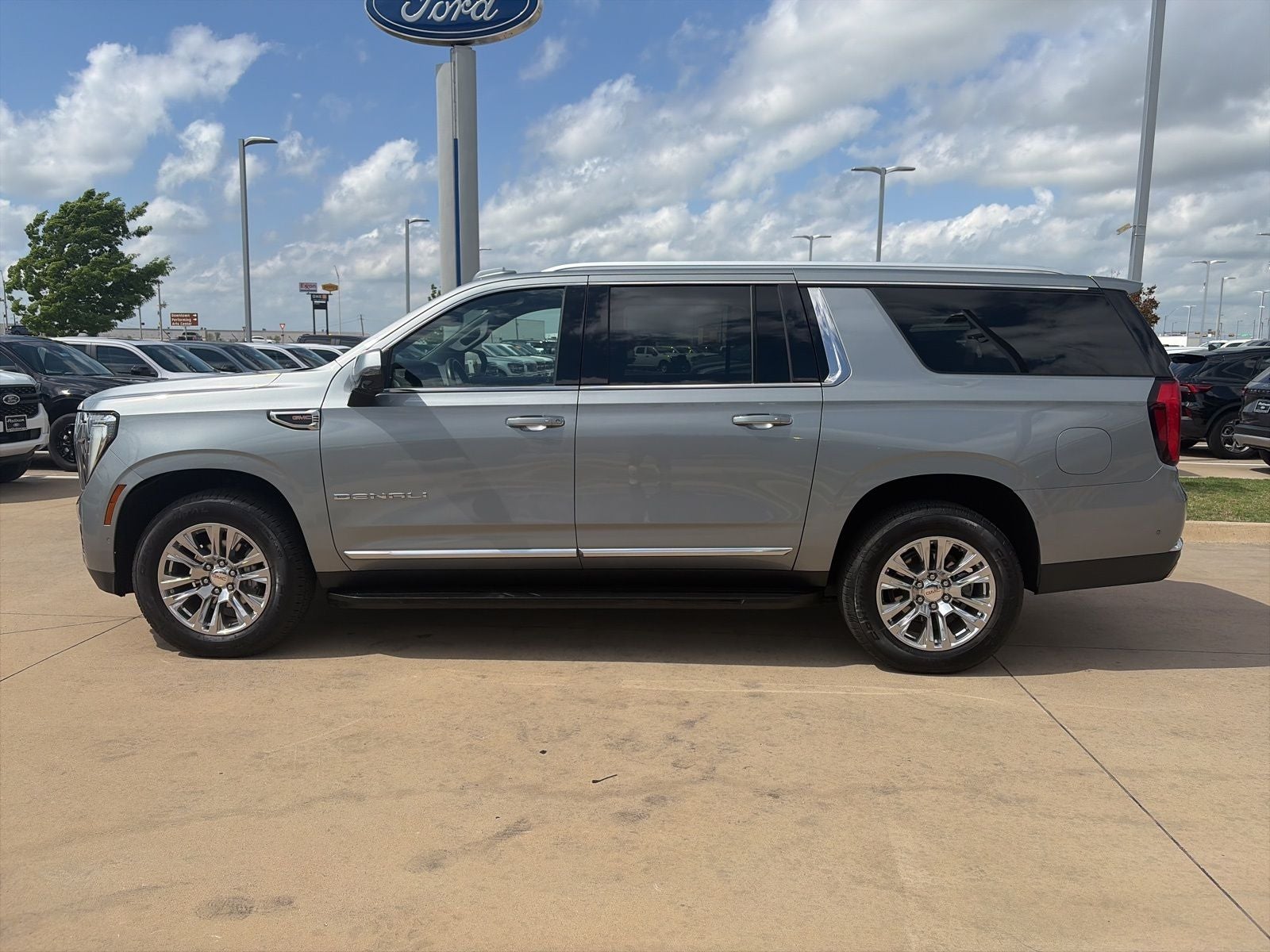 2025 GMC Yukon XL Denali