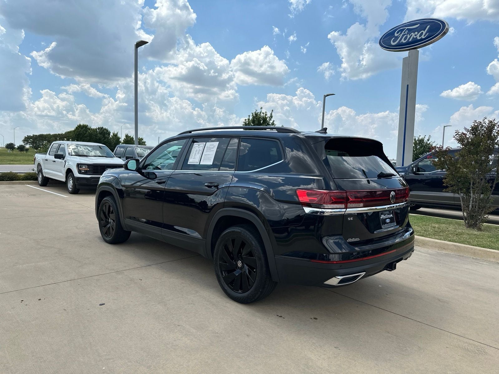2024 Volkswagen Atlas 2.0T SE w/Technology