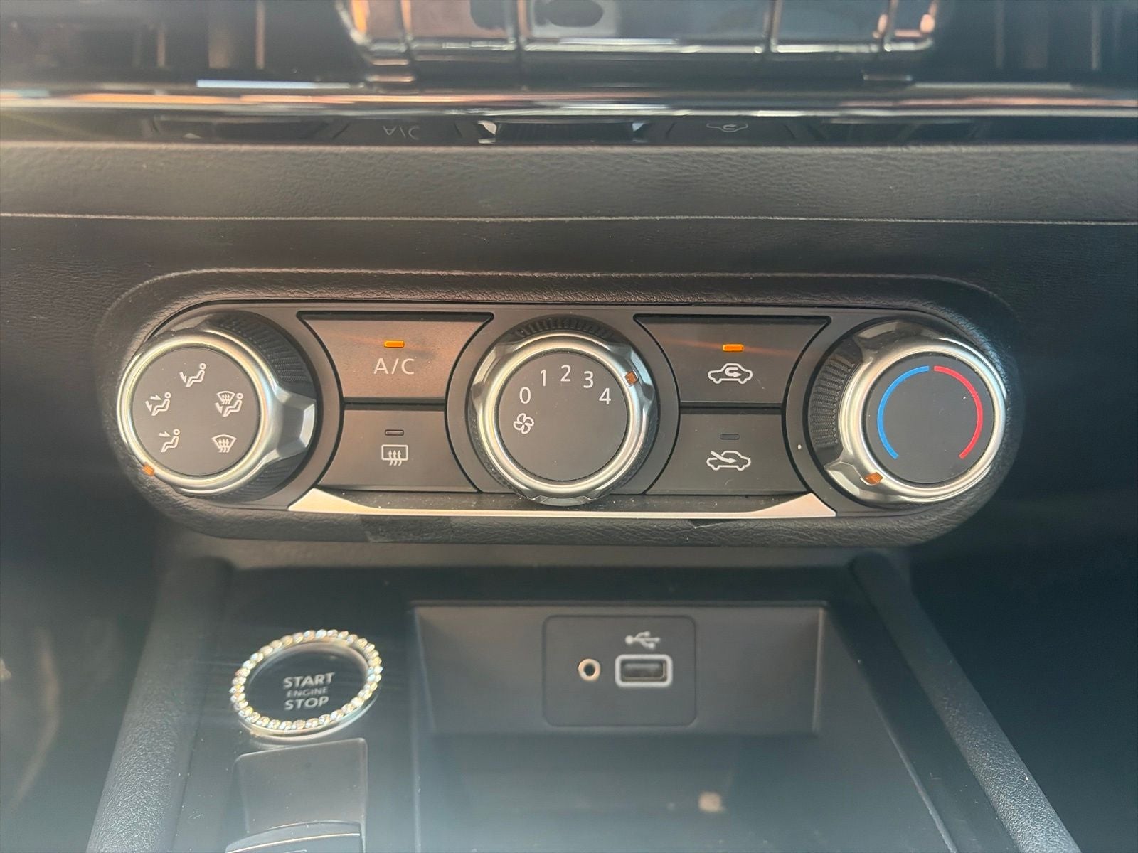 2025 Nissan Kicks S