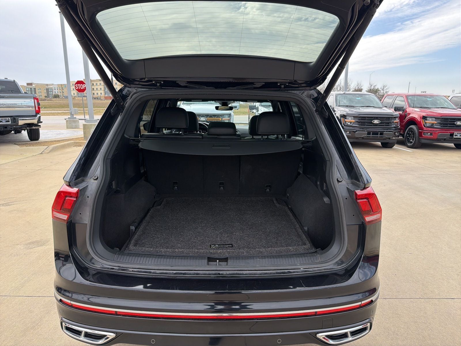 2022 Volkswagen Tiguan 2.0T SEL R-Line