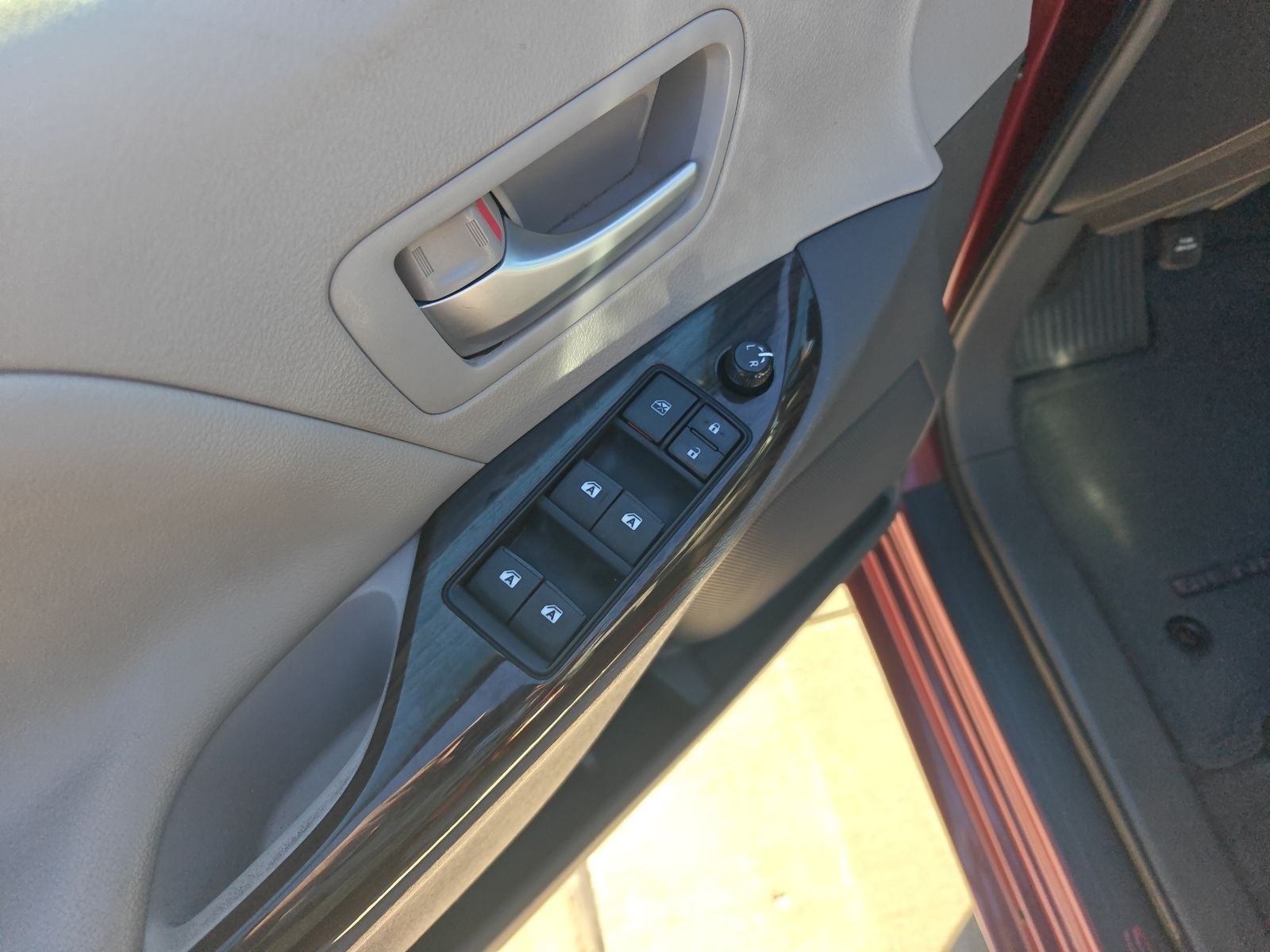 2015 Toyota Sienna XLE 8 Passenger