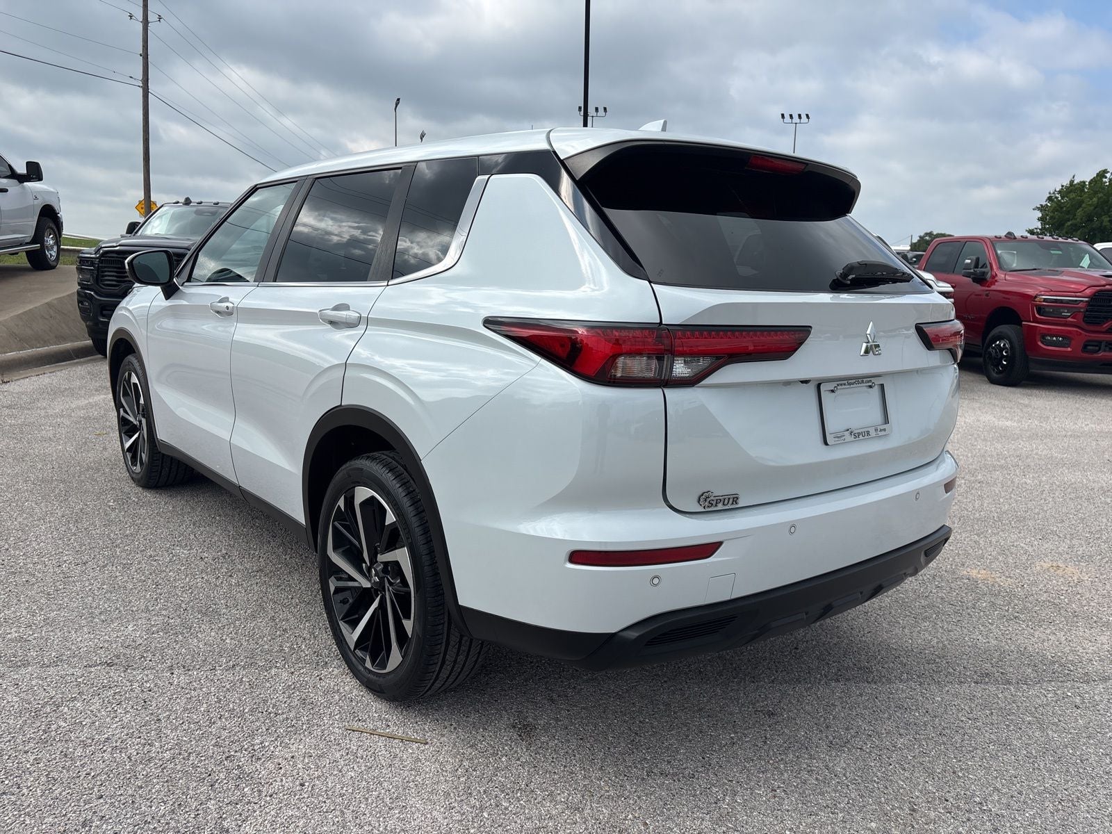 2022 Mitsubishi Outlander ES