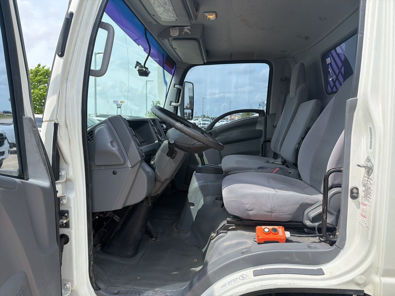 2015 Isuzu NPR Flat Lift