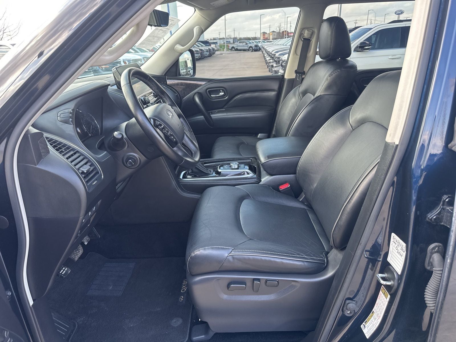 2024 INFINITI QX80 LUXE