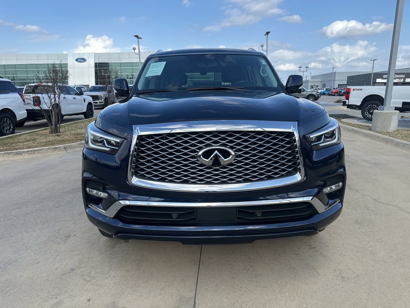 2024 INFINITI QX80 LUXE