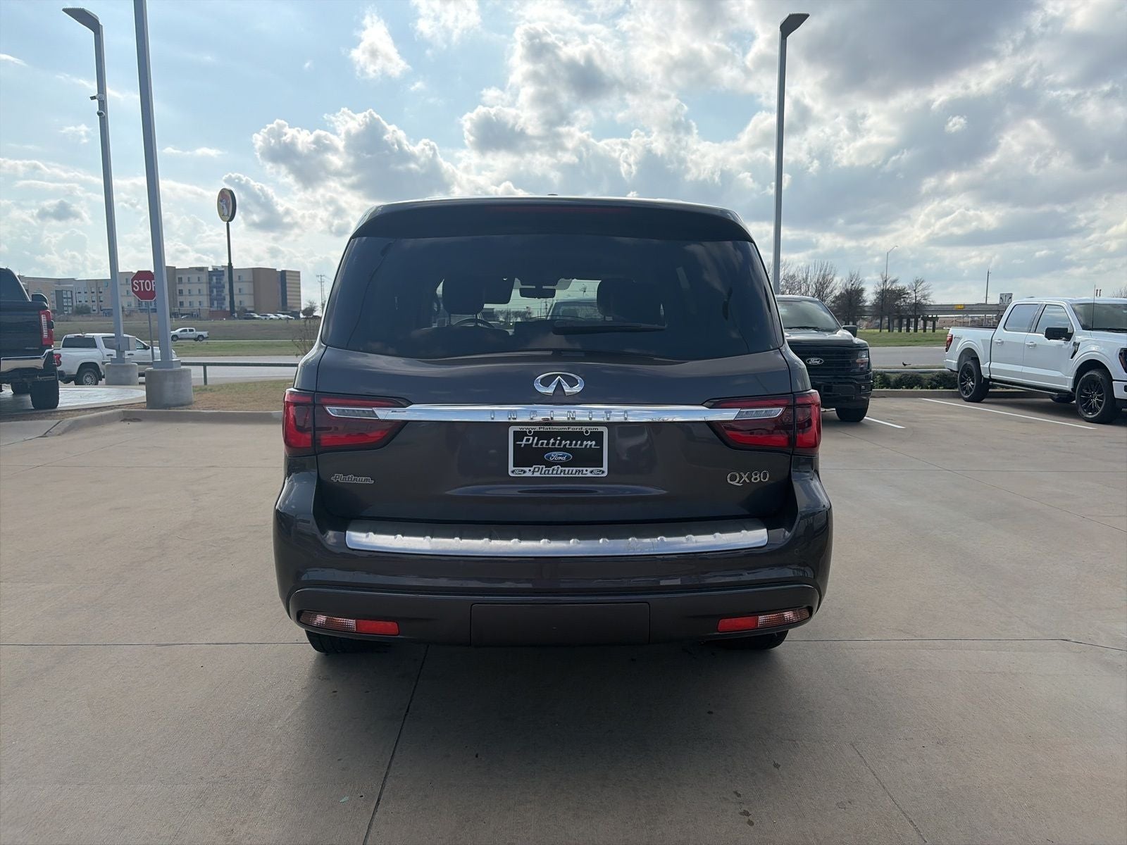 2024 INFINITI QX80 LUXE